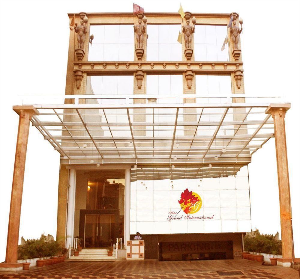 Hotel Grand International Rāipur Esterno foto