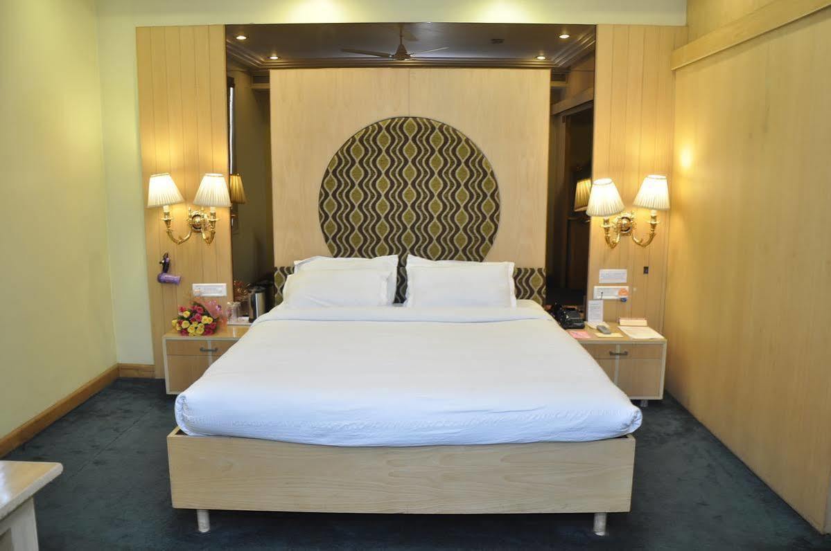 Hotel Grand International Rāipur Esterno foto