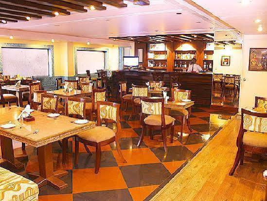 Hotel Grand International Rāipur Esterno foto