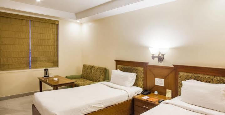 Hotel Grand International Rāipur Esterno foto