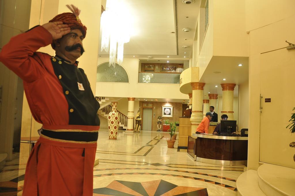 Hotel Grand International Rāipur Esterno foto
