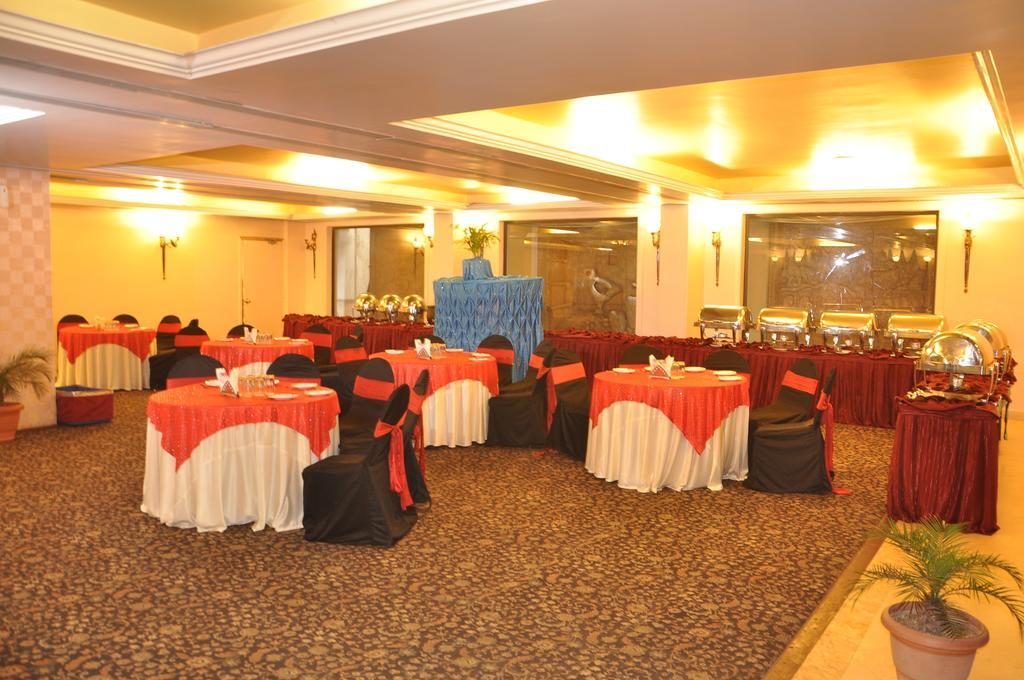 Hotel Grand International Rāipur Esterno foto